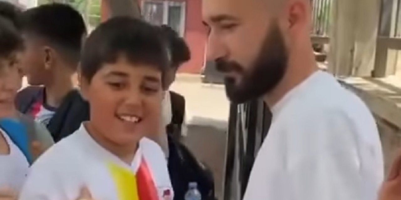 Diyarbakırlı Karim Benzema çocukların imza isteğini kırmadı