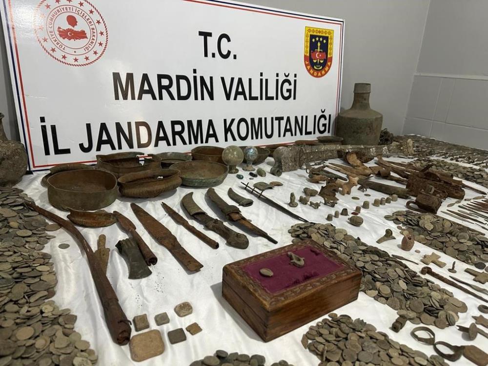 Mardin’de bir evde 22 bin tarihi eser ele geçirildi