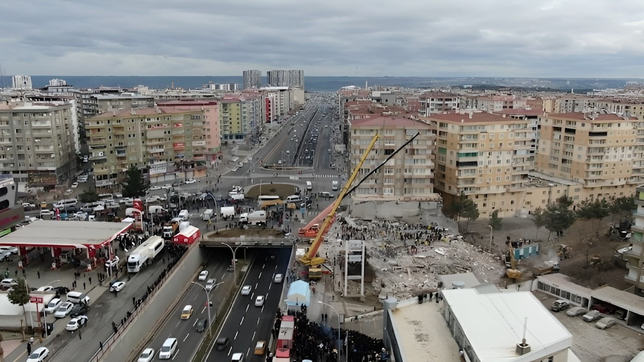 Yıkımlar tamamlandı, yollar açılmadı