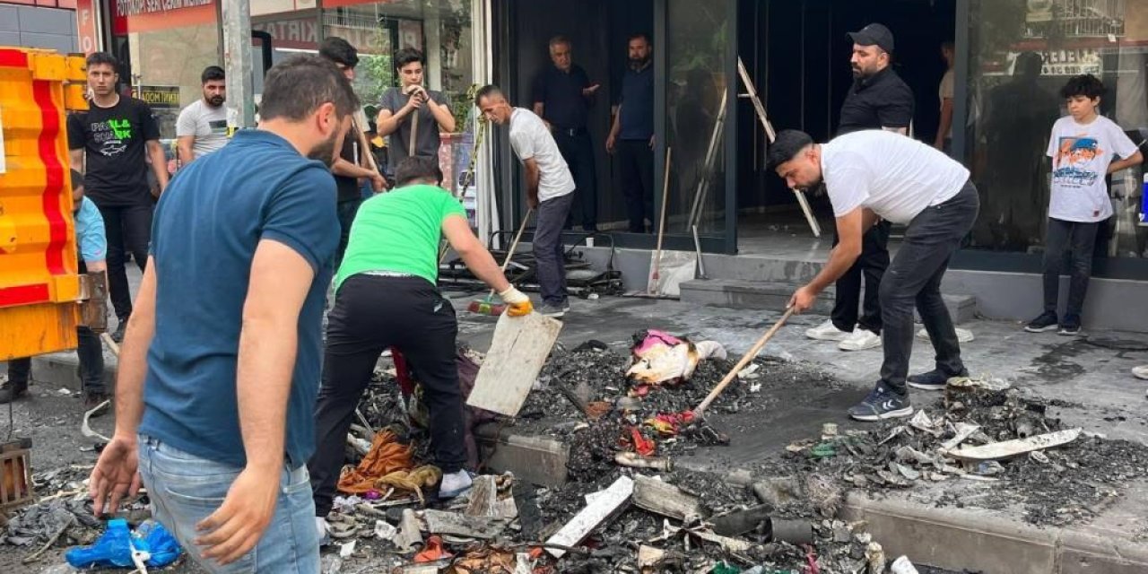 Diyarbakır’da çıkan yangında mağaza küle döndü