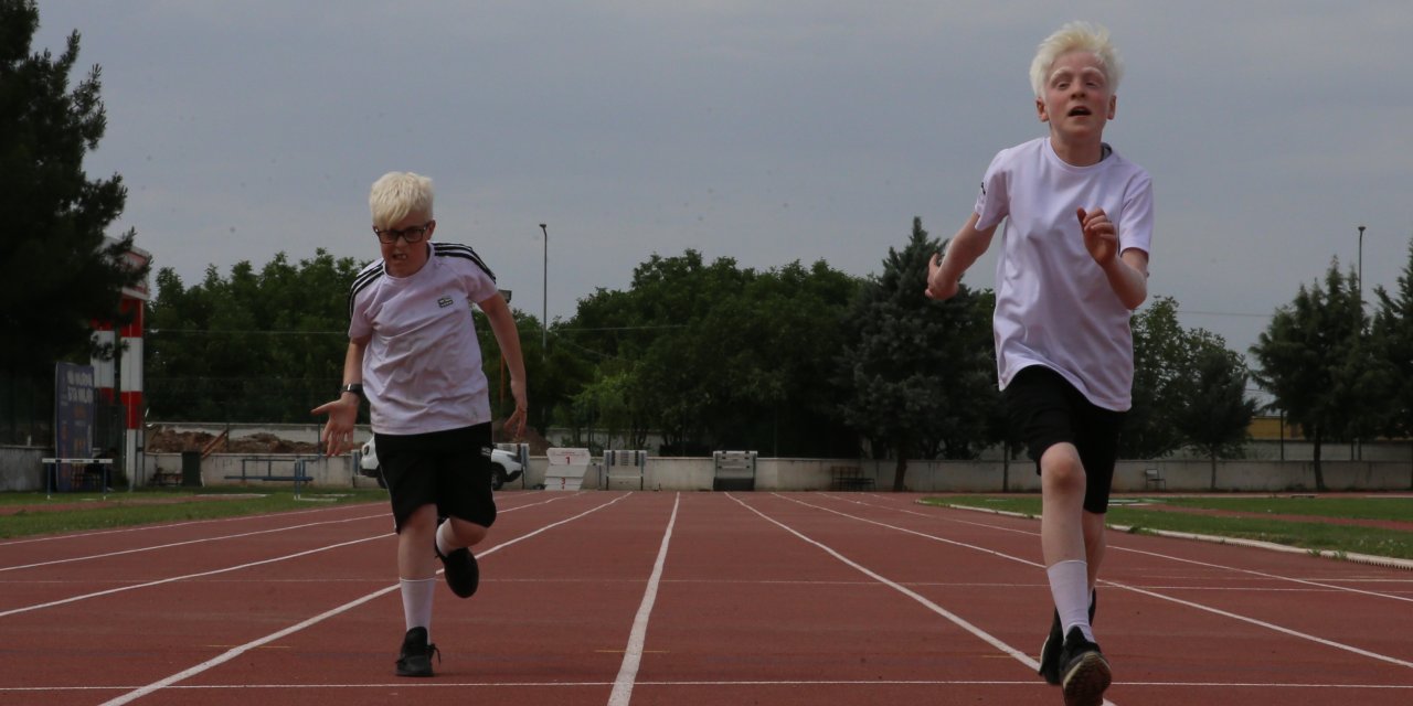 Albino çocuklar atletizmde uluslararası başarılara odaklandı