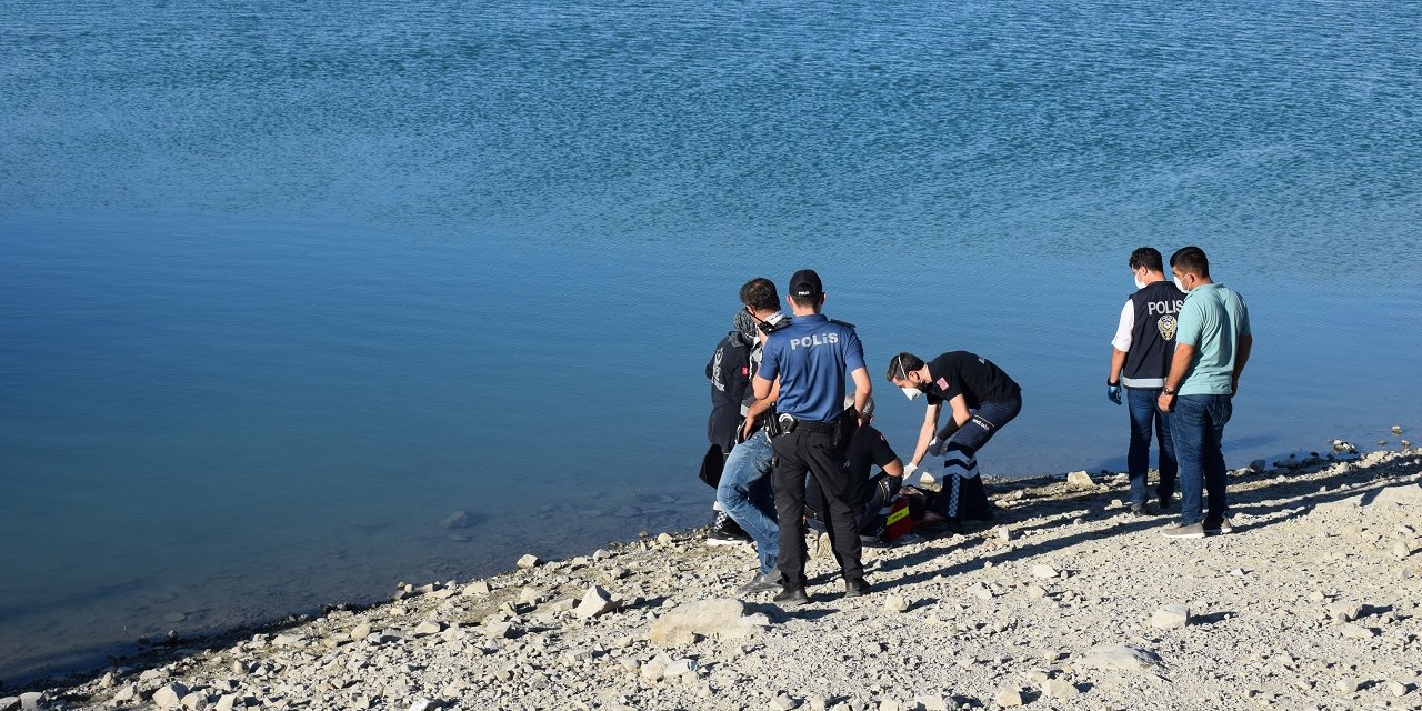 Diyarbakır’da baraj gölüne giren kişi göz göre göre boğuldu