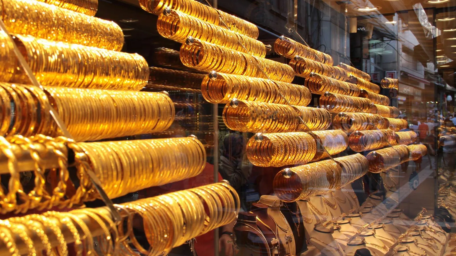 Gram altın 1500 lira seviyesini gördü