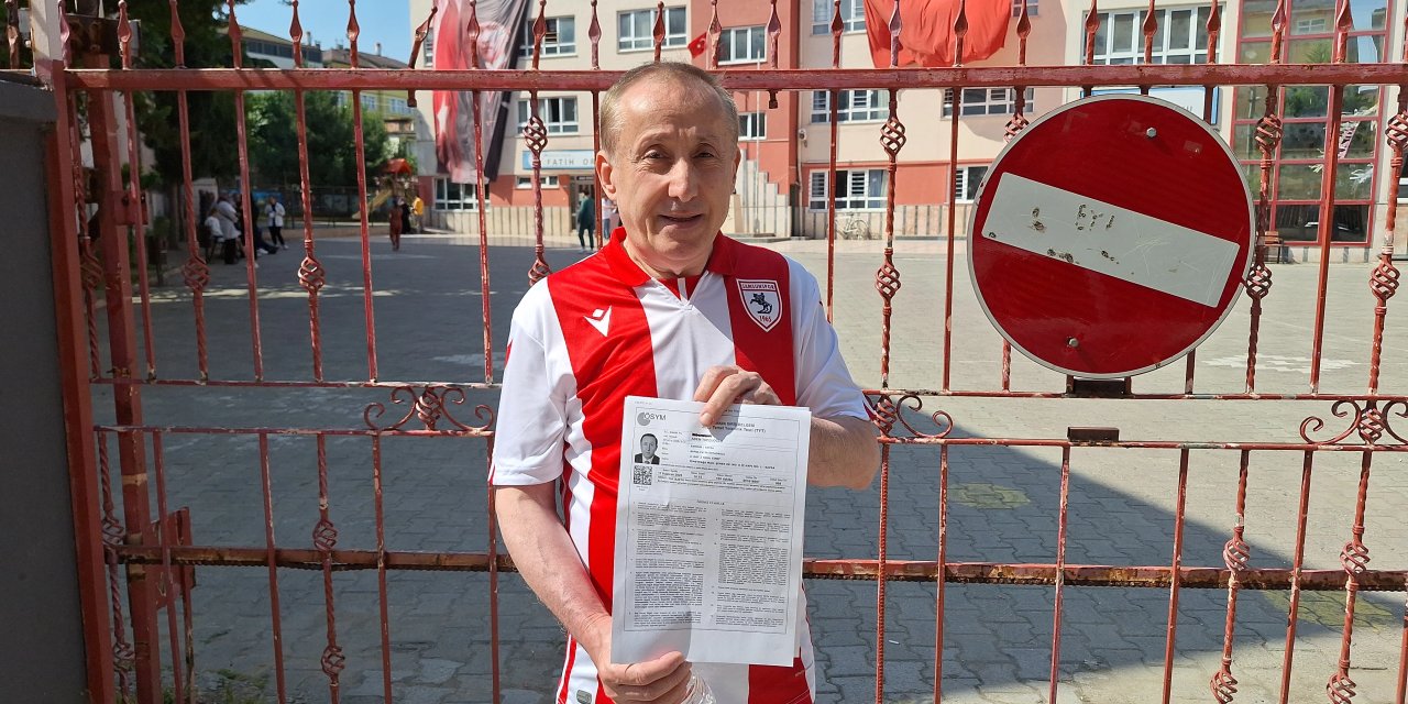 60 yaşındaki Topçuoğlu, üniversite sınavına 42'nci kez girdi