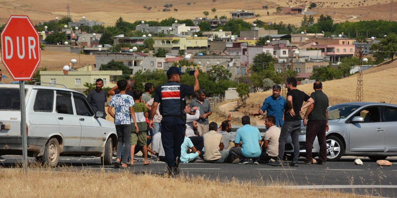 Diyarbakır'da vatandaşlardan elektrik protestosu