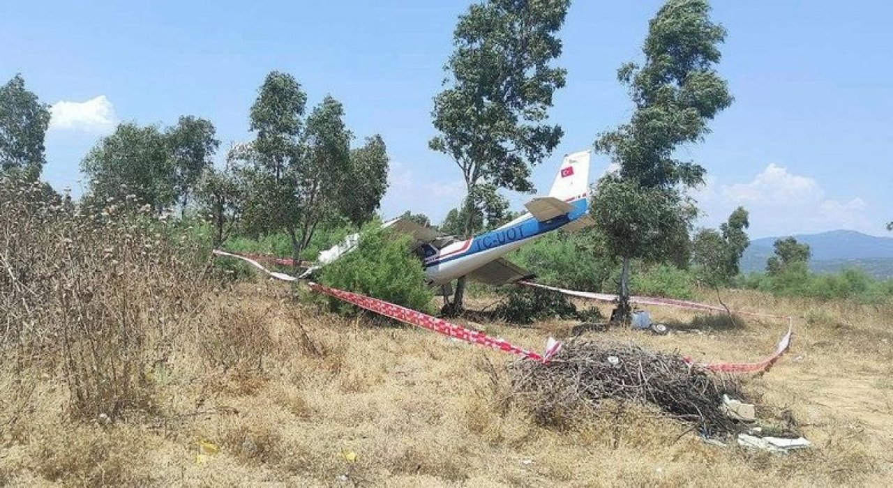 İzmir'de özel uçak düştü