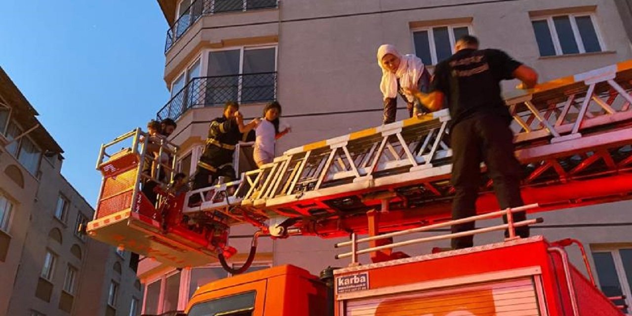 5 katlı binada  yangın çıktı; Çocuklar mahsur kaldı