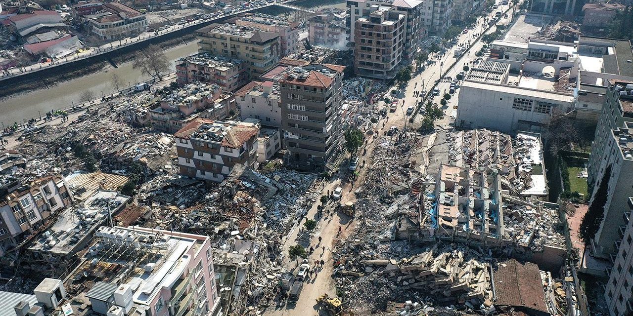 Depremde 21 kişiye mezar olmuştu! Betonunda dere kumu ve çakıl kullanılmış