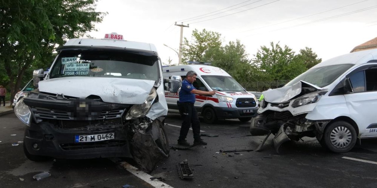 Diyarbakır’da iki minibüs çarpıştı: Çok sayıda yaralı var