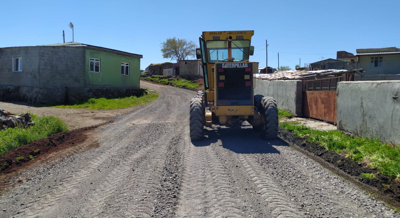 Karacadağ bölgesine yeni yollar kazandırılıyor