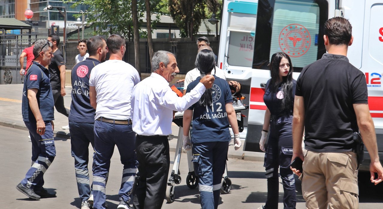 Diyarbakır’da adliye önünde iki aile çatıştı: Anne ve 2 oğlu yaralandı
