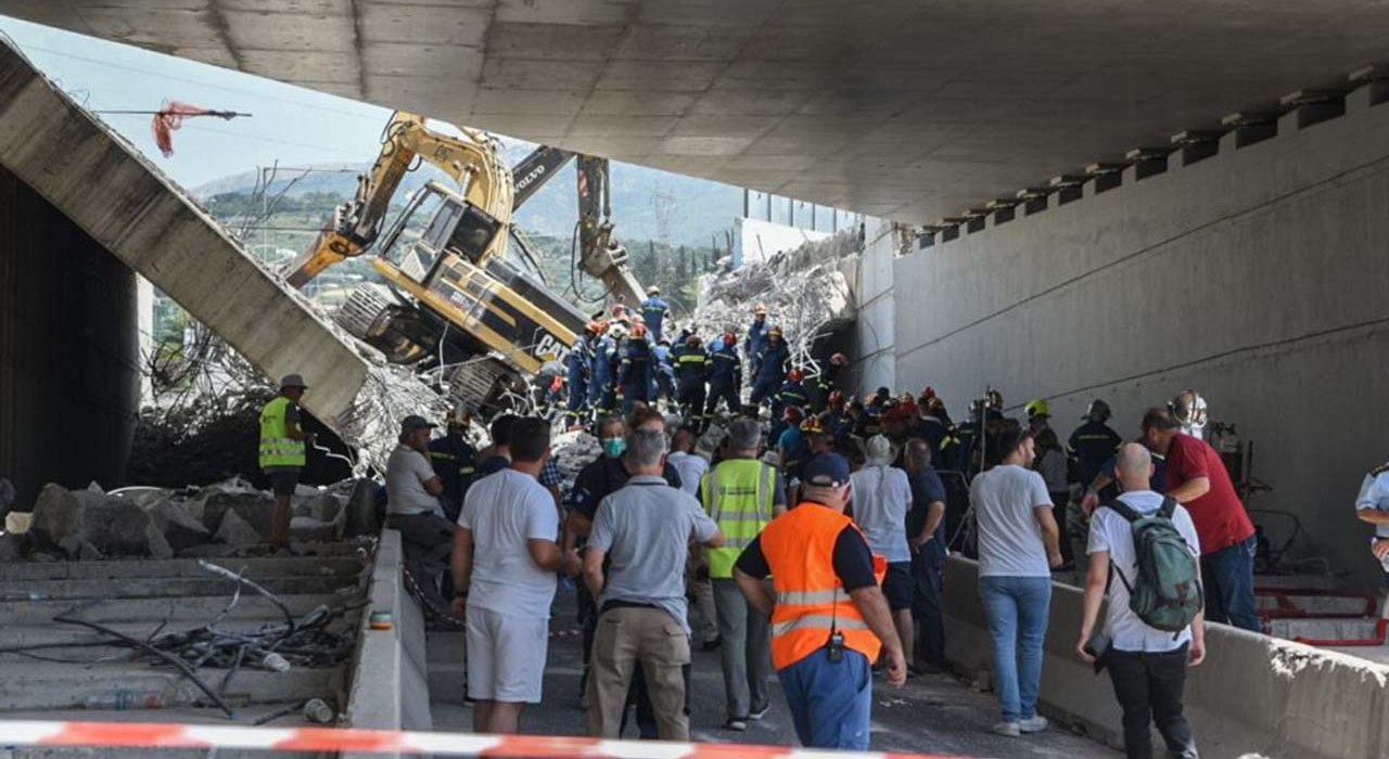 Onarım çalışması yapılan köprü çöktü: Bir işçi öldü, dördü yaralandı