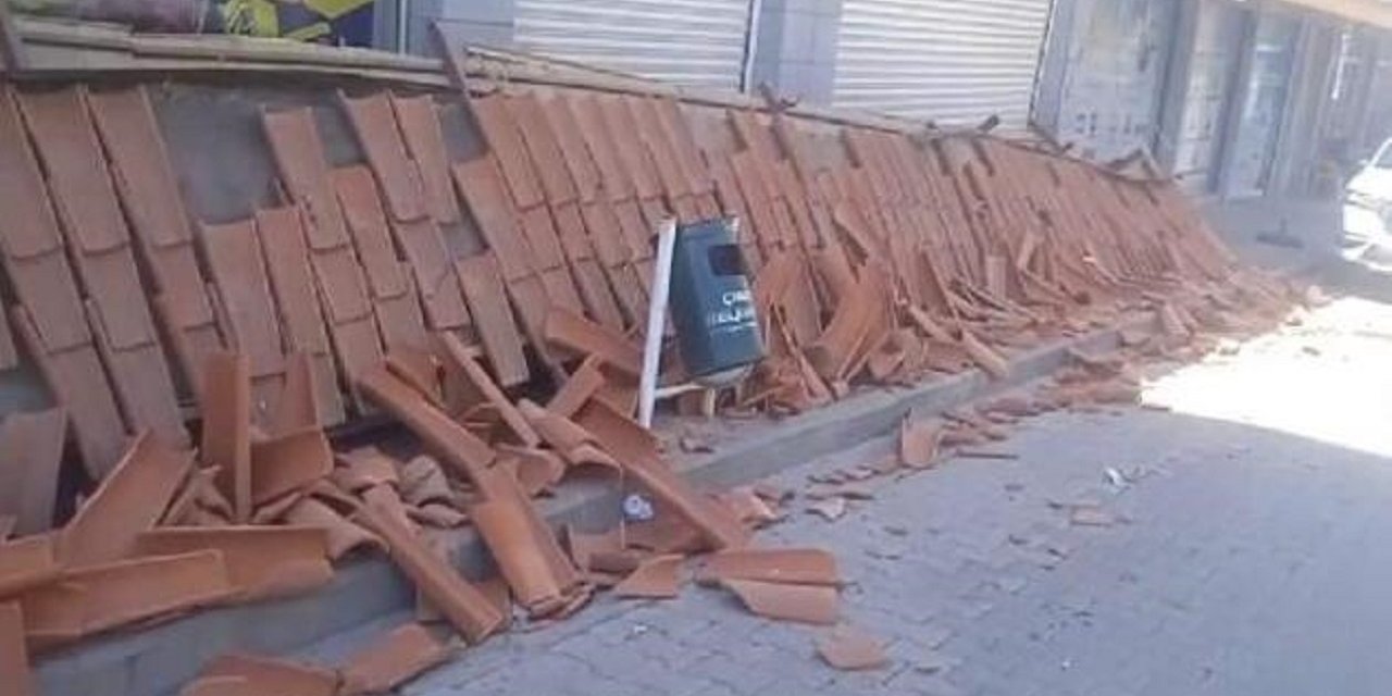 Diyarbakır'da dört iş yerinin çatısı birden çöktü