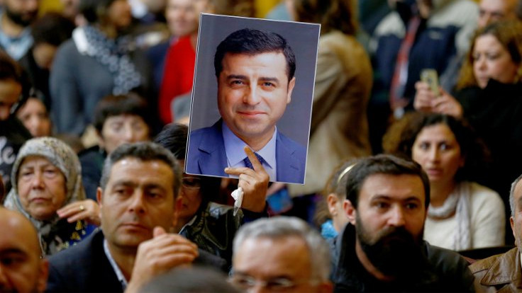 Selahattin Demirtaş'a şarkı: Umudumuz Demirtaş