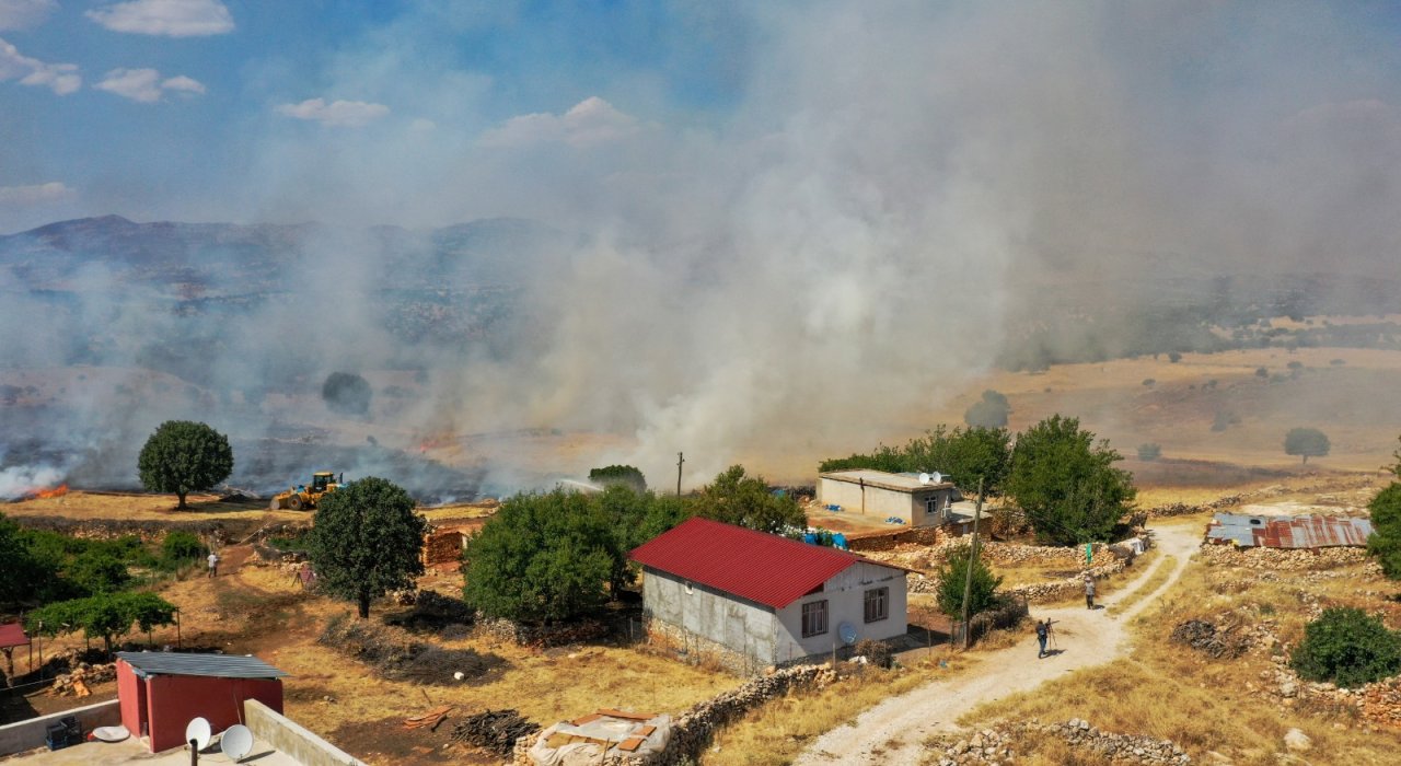 Lice’de çıkan orman yangınına müdahale ediliyor