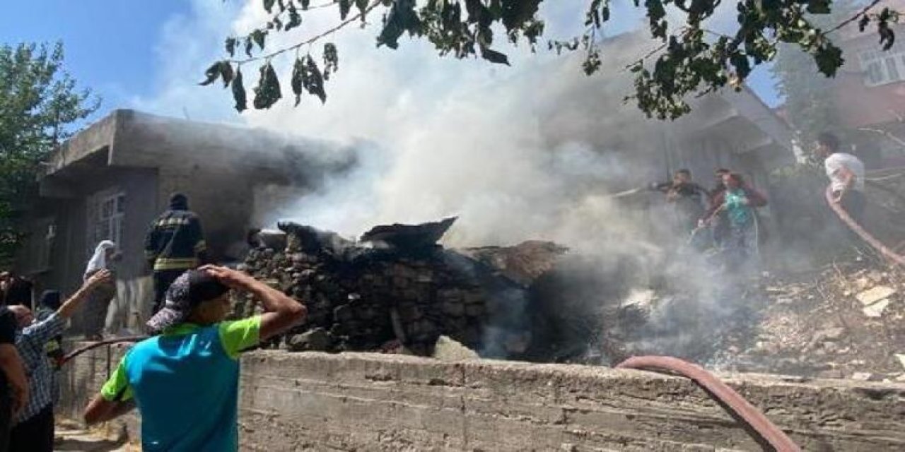 Diyarbakır'da odunlukta yangın çıktı!