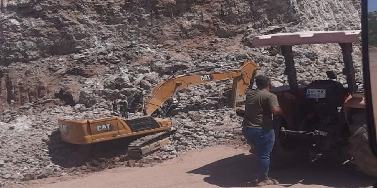 Diyarbakır’da üzerine kaya düşen operatör hayatını kaybetti
