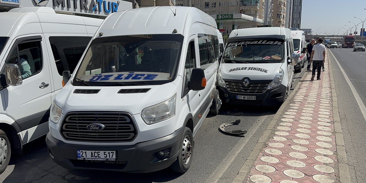 Diyarbakır’da minibüsler çarpıştı; çok sayıda yaralı var