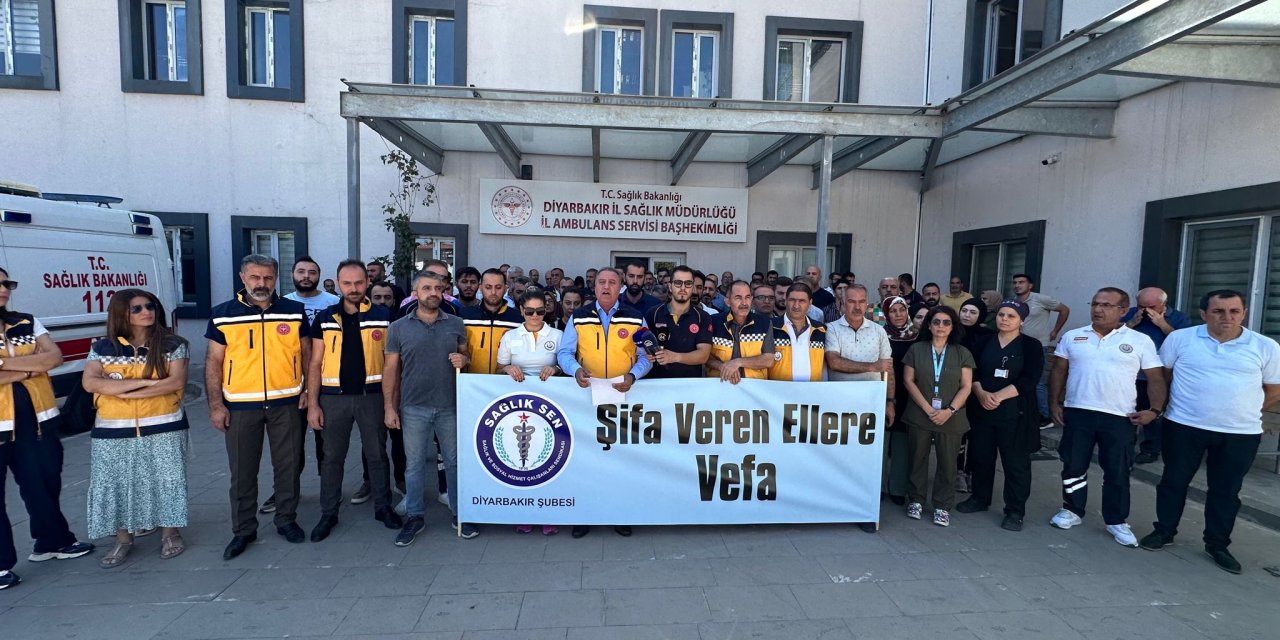 Diyarbakır'da sağlık çalışanlarına saldırı protesto edildi