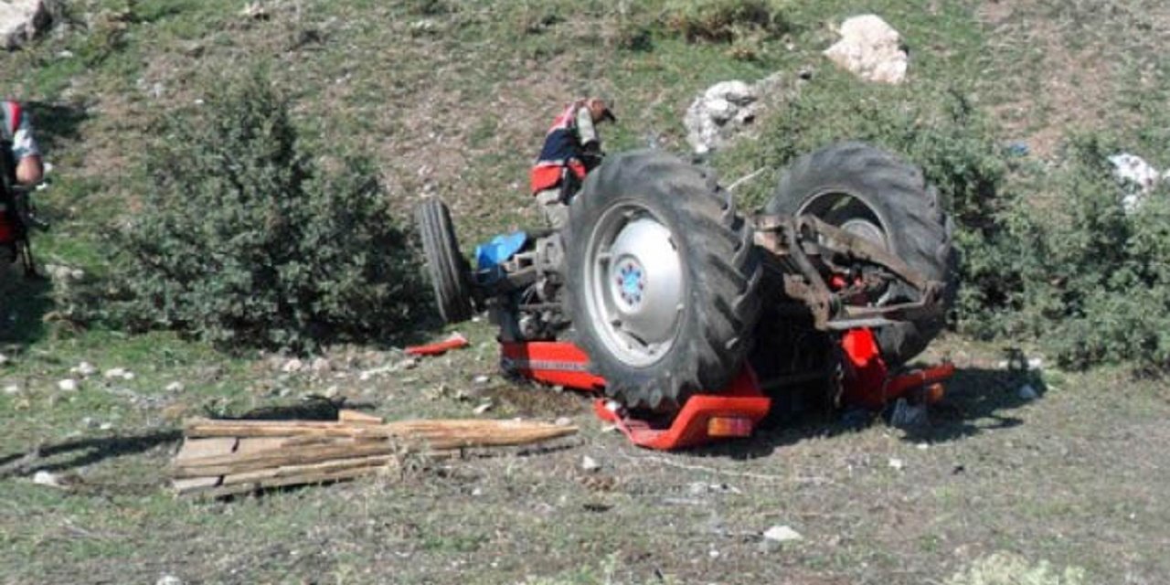 Traktör devrildi: 1 ölü, 3 yaralı