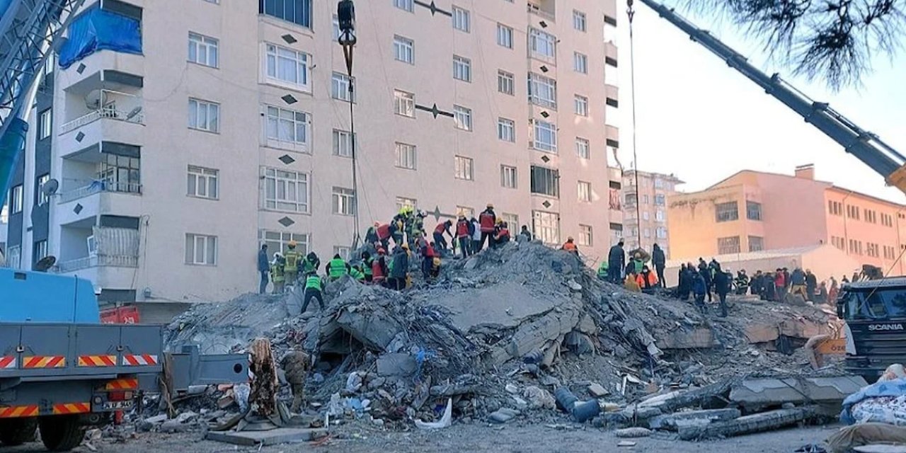 Diyarbakır’da 137 kişinin öldüğü 2 bina ruhsatsız inşa edilmiş