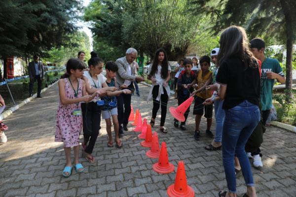 Başkan Mızraklı, Çocuk Yaz Kampı’nı ziyaret etti 