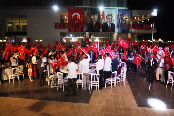 Video Haber: Şehit ve gazi aileleri 15 Temmuz yemeğinde buluştu