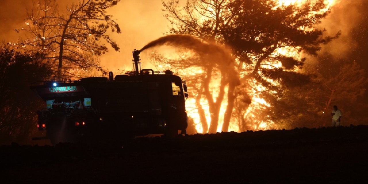 Bakan Yumaklı: Çanakkale'deki yangının ilerlemesi durduruldu