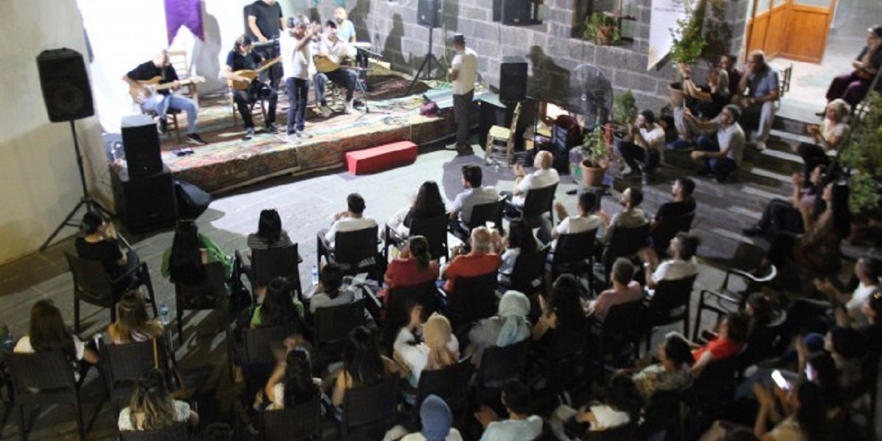 Diyarbakır’da Cevdet Bağca konseri