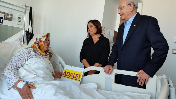 Kılıçdaroğlu’ndan ameliyat olan Emine Şenyaşar’a ziyaret