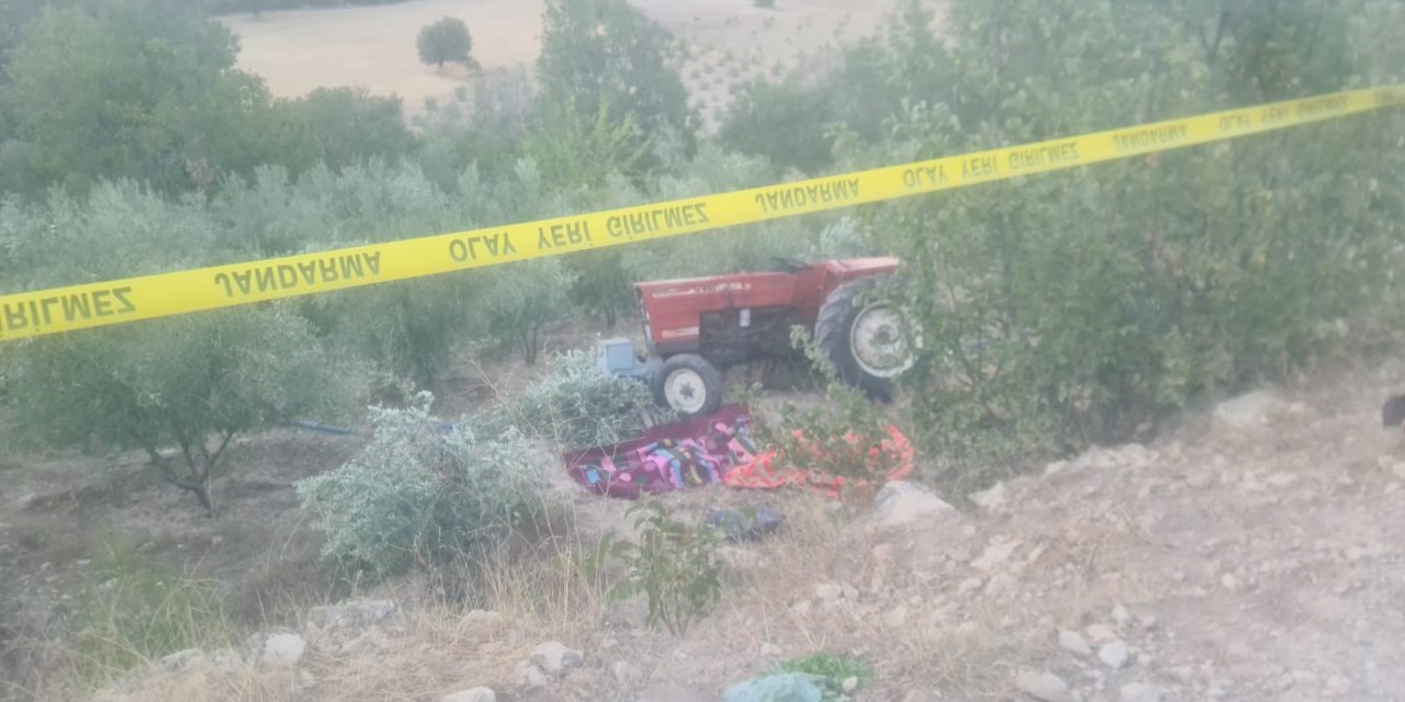 Traktör bahçeye devrildi: 2 ölü, 1 yaralı