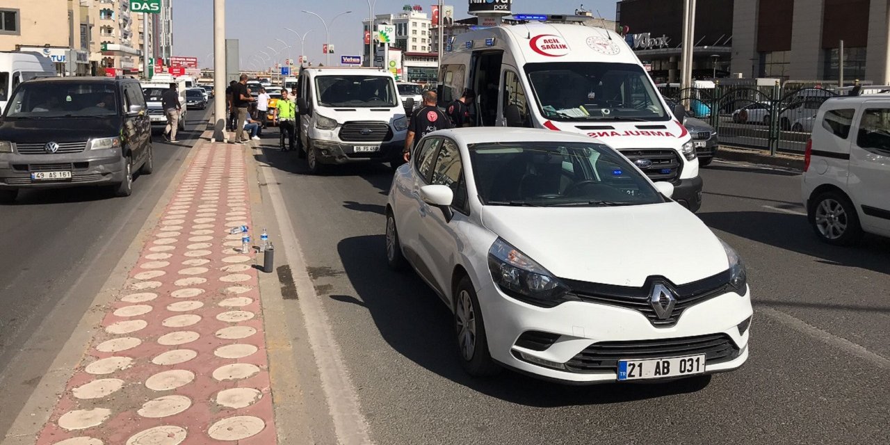 Diyarbakır'da zincirleme trafik kazası: 4 yaralı