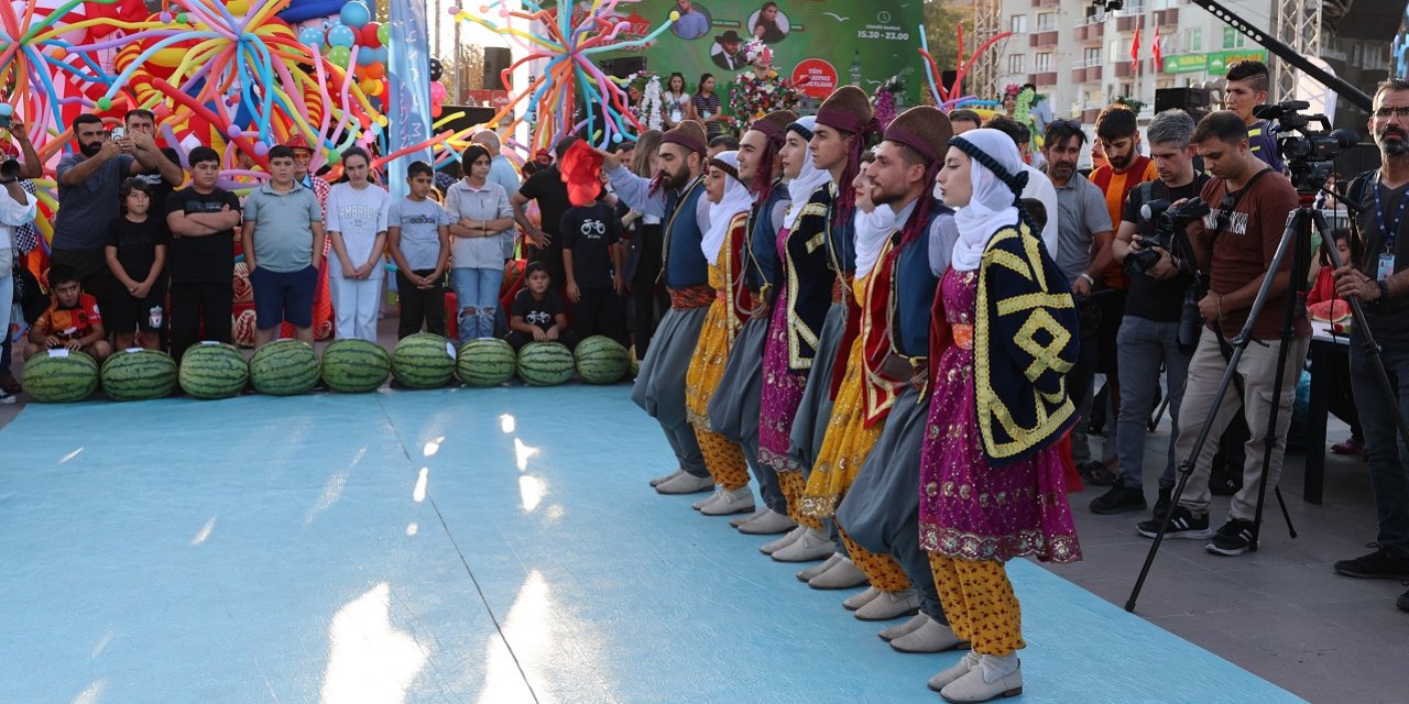 Diyarbakır Karpuz Festivali renkli görüntülere sahne oldu