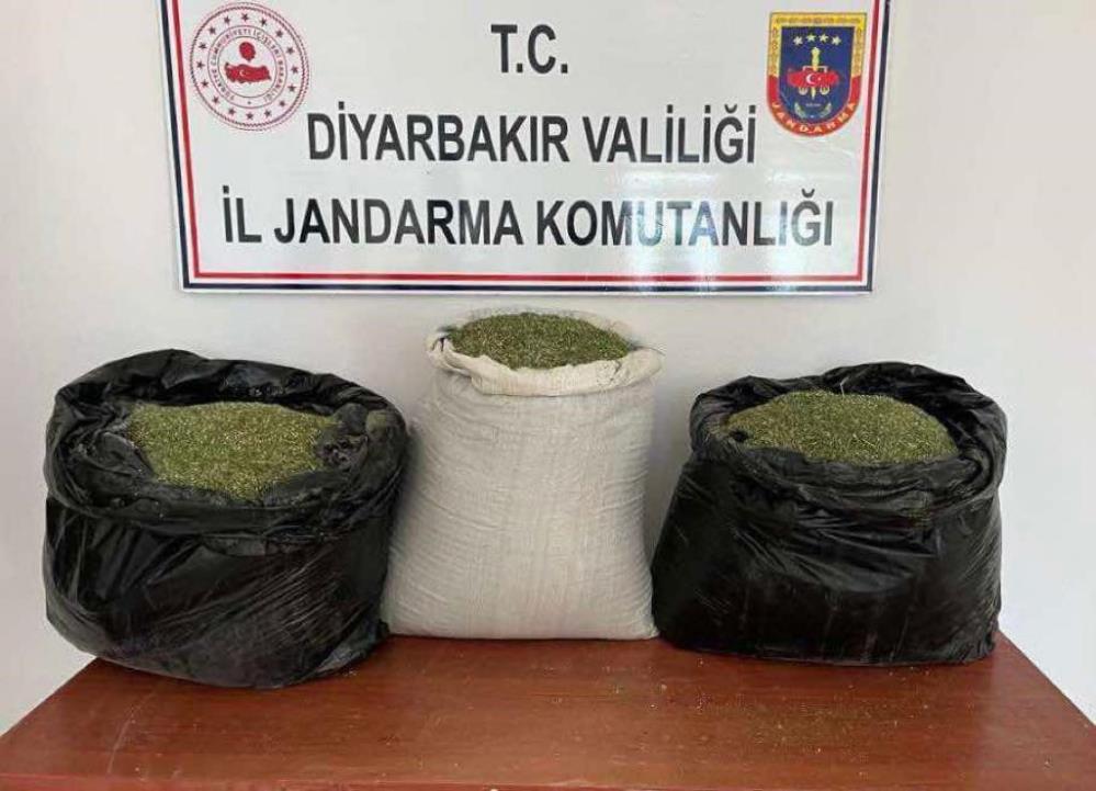 Diyarbakır'da 121 kilogram kubar esrar ele geçirildi