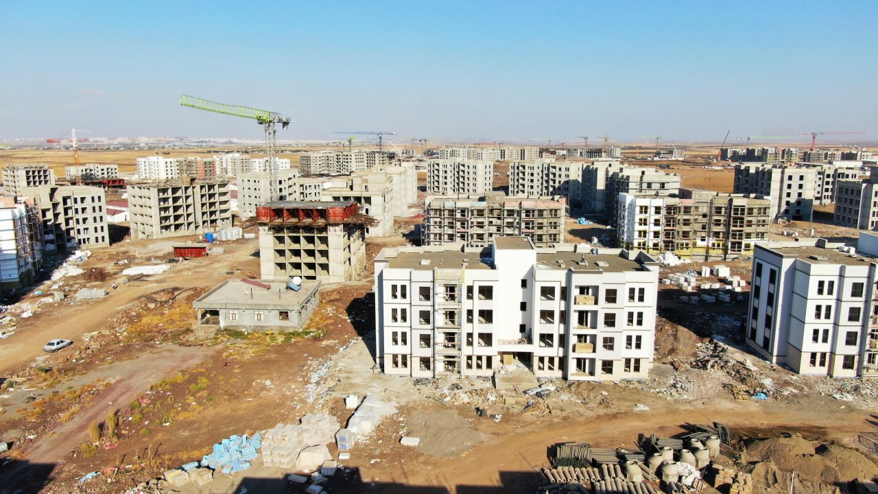 Diyarbakır’da deprem konutlarının yapımı devam ediyor