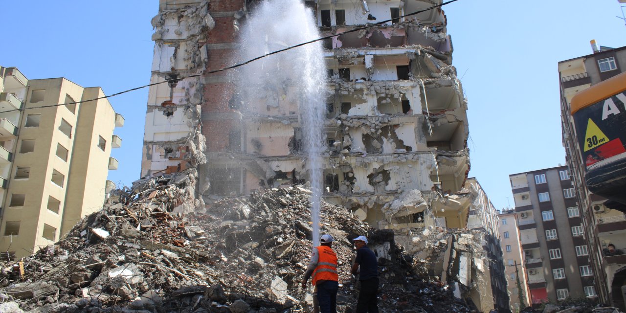 Diyarbakır’da 5 bin 442 ağır hasarlı yapıdan 3 bin 225’i yıkıldı