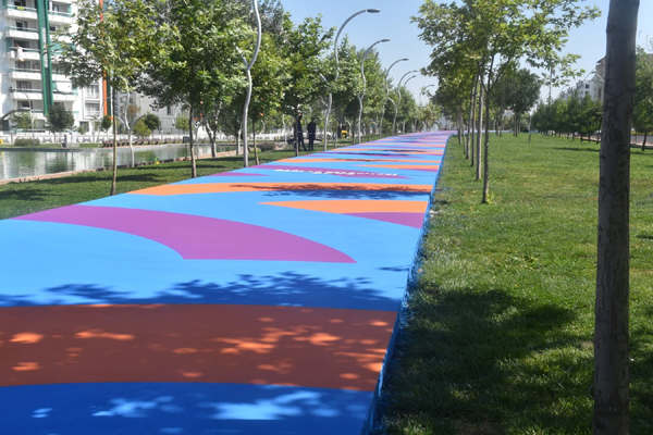 Göletli Park’a modern yaya yolu