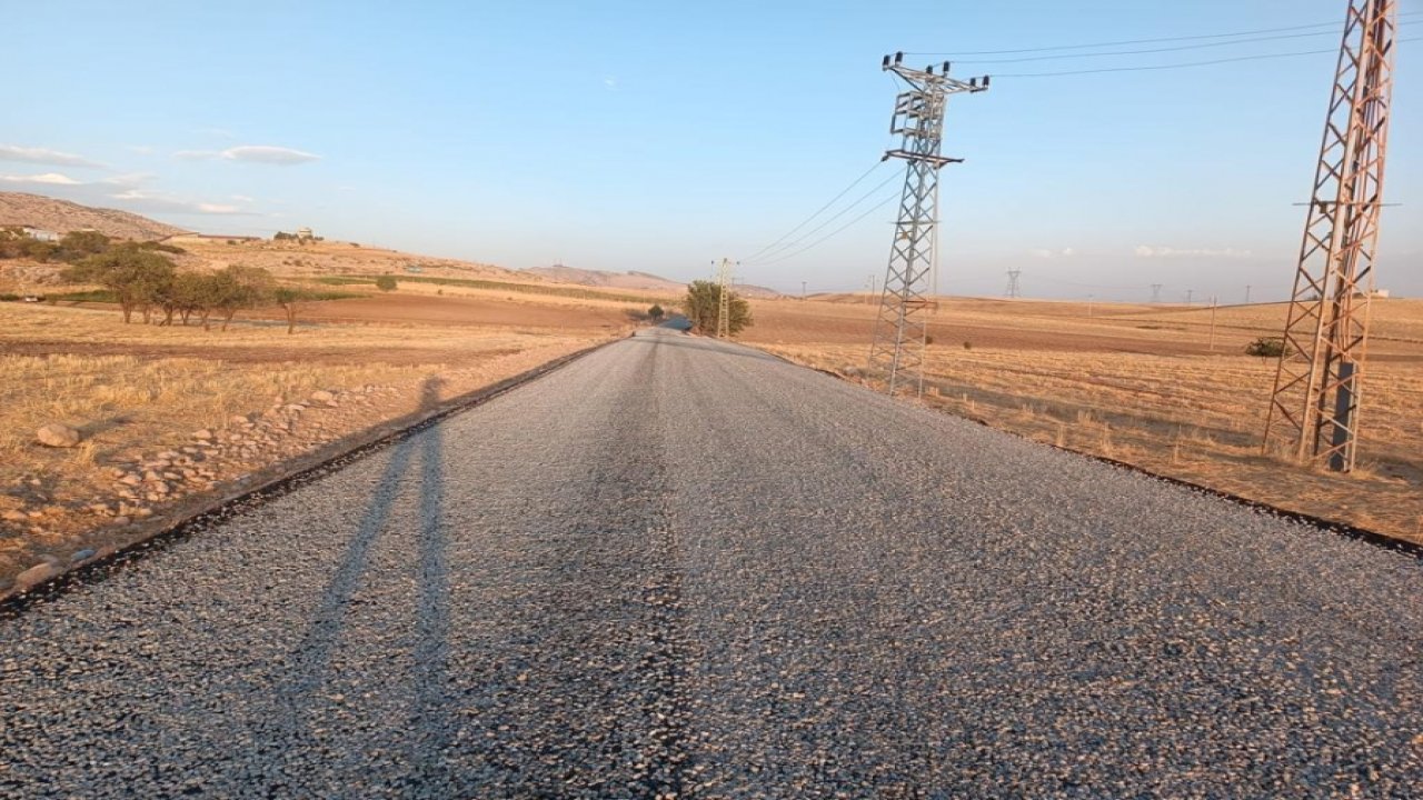 Diyarbakır kırsal mahallelerde yol yapım çalışması sürüyor