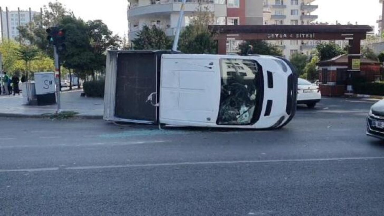 Diyarbakır'da kamyonet ile otomobil çarpıştı: Çok sayıda yaralı var