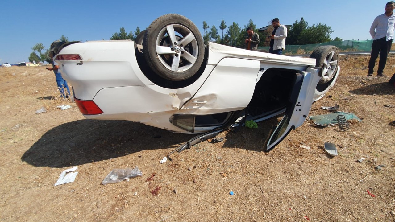 Diyarbakır’da taziyeye gidenlerin otomobili takla attı: 1 ölü, 7 yaralı