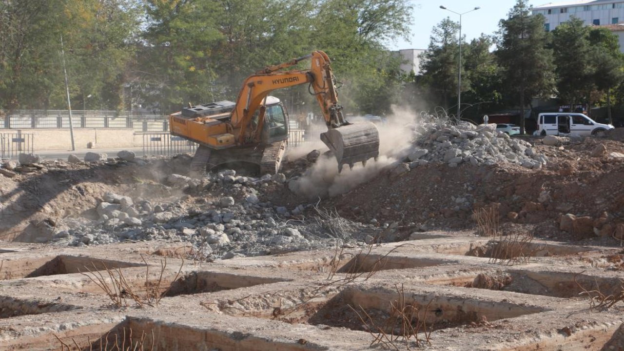 Diyarbakır’da 89 kişinin öldüğü sitenin temeli kapatılıyor