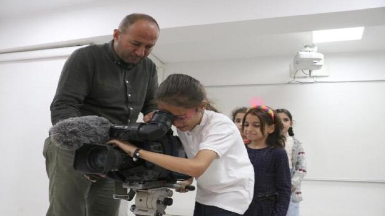 Diyarbakır'da depremzede öğrenciler kamerayla tanıştı