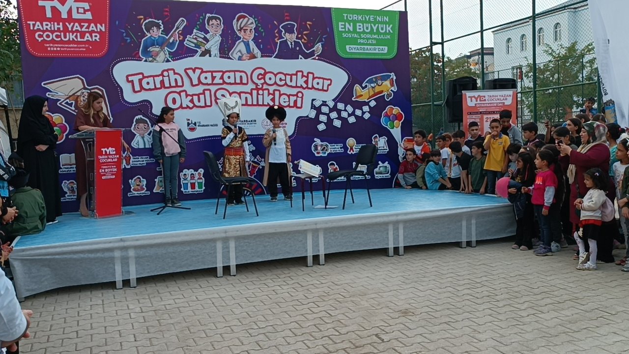 Diyarbakır'da 'Tarih yazan çocuklar' etkinliği
