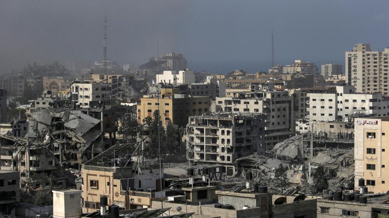 Gazze'de evleri bombalanan 12 Kürt hayatını kaybetti