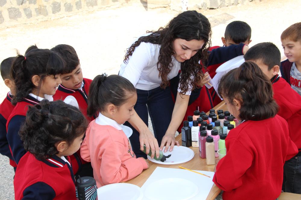 Ressam Melis, Şırnaklı çocuklar için seferber oldu