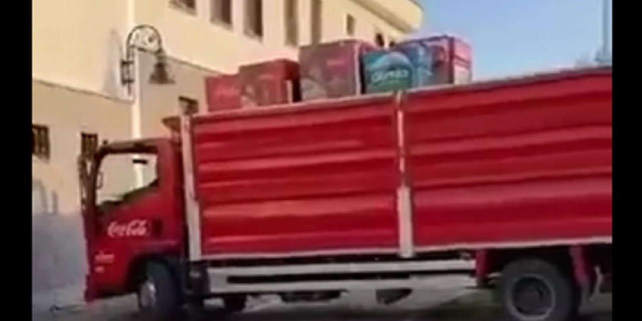 Diyarbakırlı esnaflar Coca Cola dolaplarını iade etti