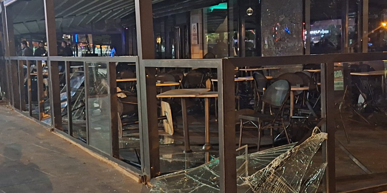 Diyarbakır'da Starbucks'a saldırı