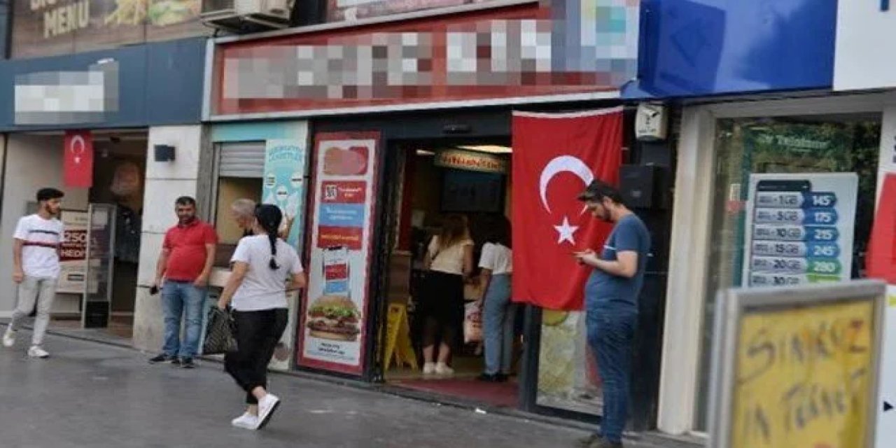 "Yemeğinizde bebek kanı var" deyip fast food çalışanını bıçakladı