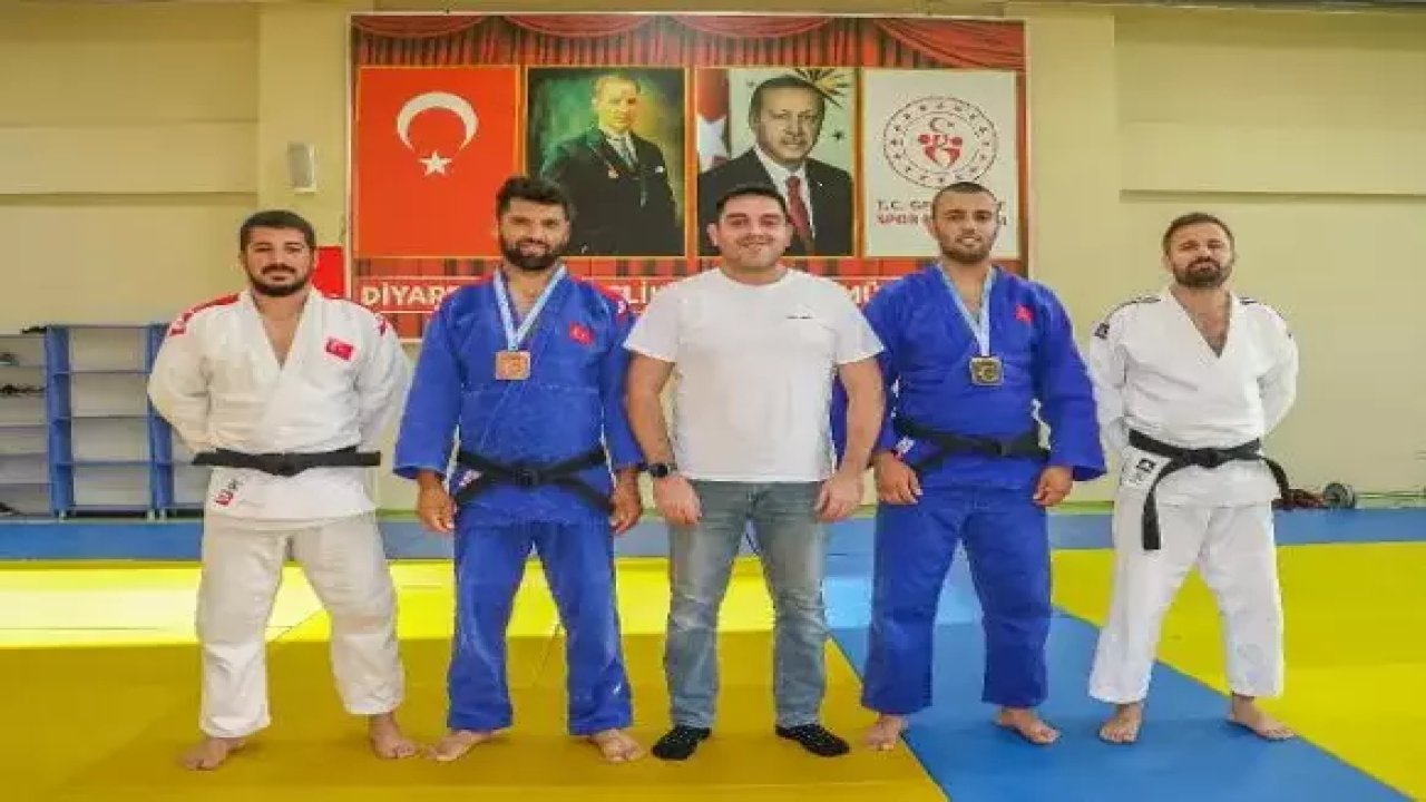 İşaret diliyle desteklenen sporcu takımı Türkiye şampiyonu
