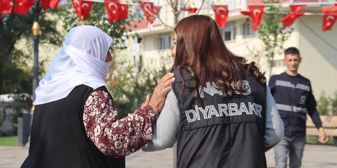 Diyarbakır’ın ilçesinde Narkotik eğitim tırı bilgilendirme yaptı